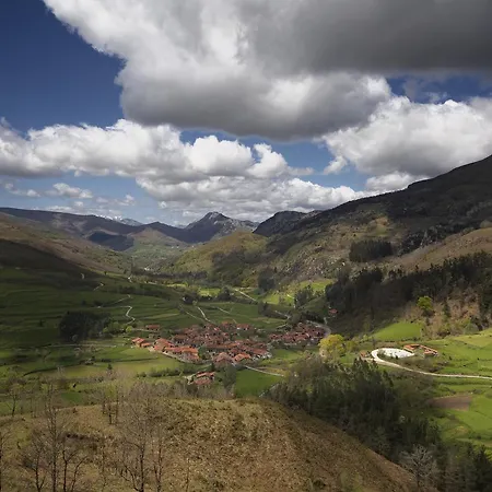 La Infinita Rural Boutique 3* Carmona (Cantabria)